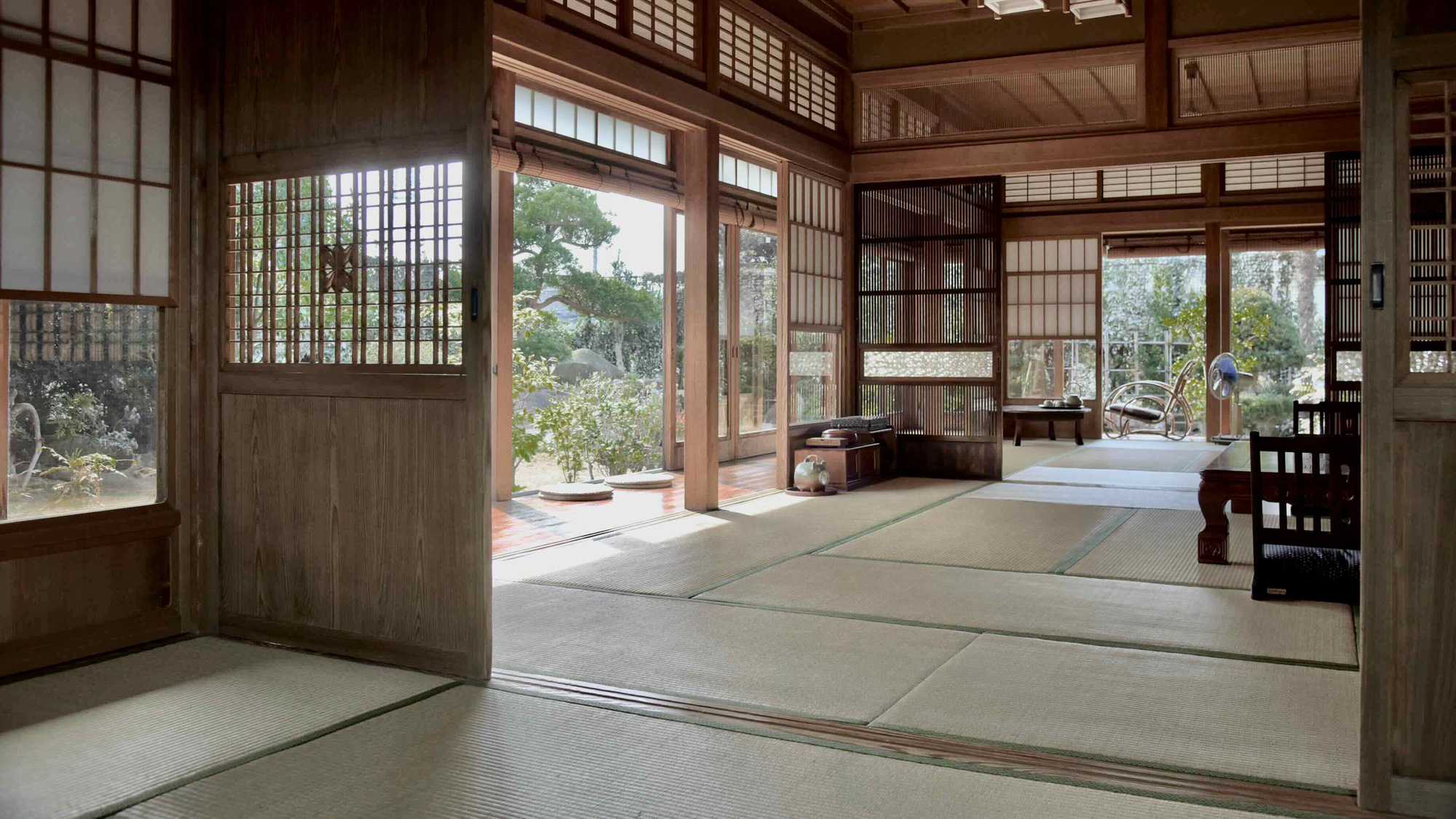 南側の居間