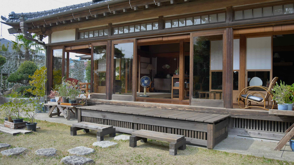 縁側(縁台有り)